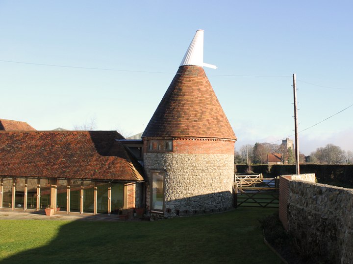 The oast house and grounds at Ruffynes Barn
